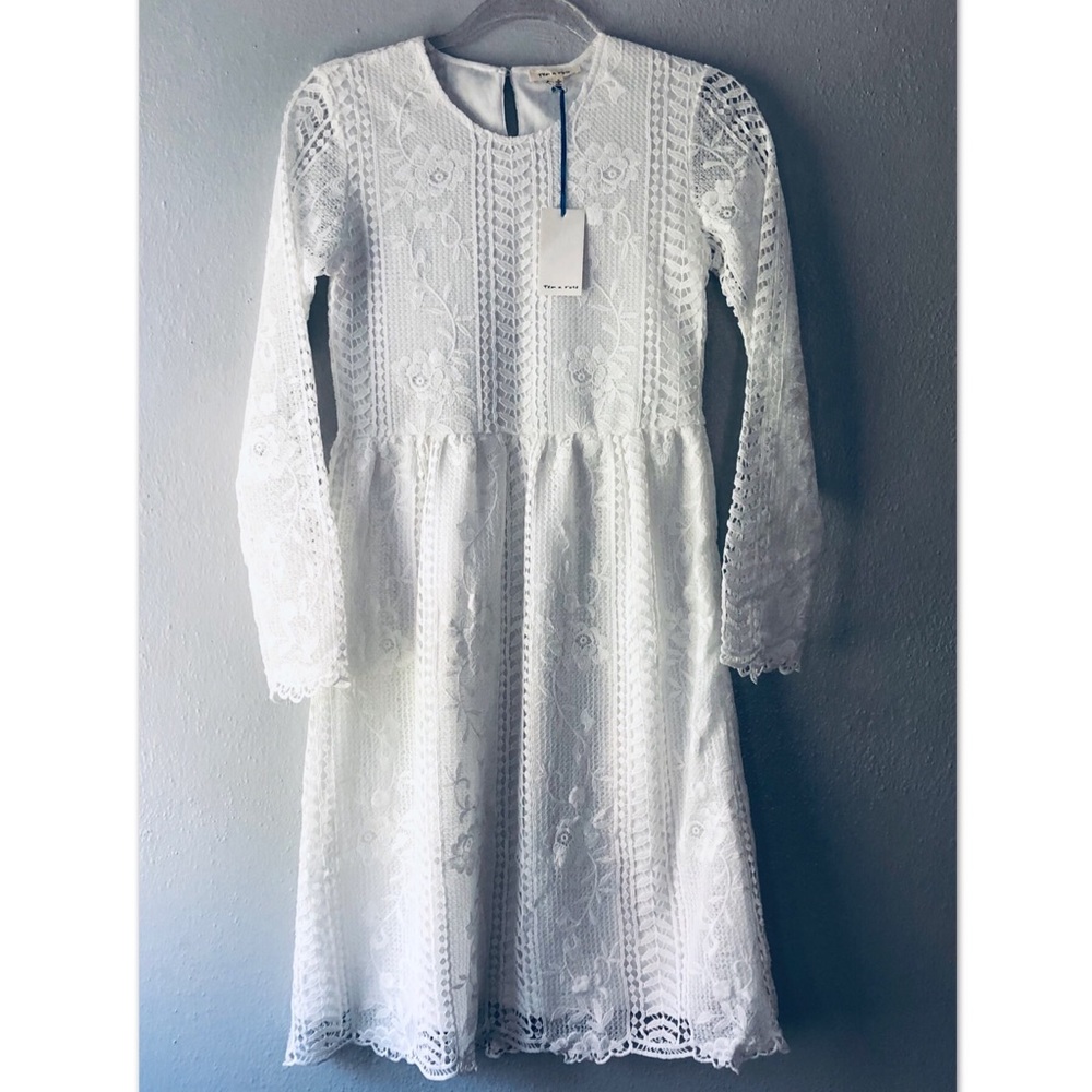 Beautiful Lace White Dress. NWT